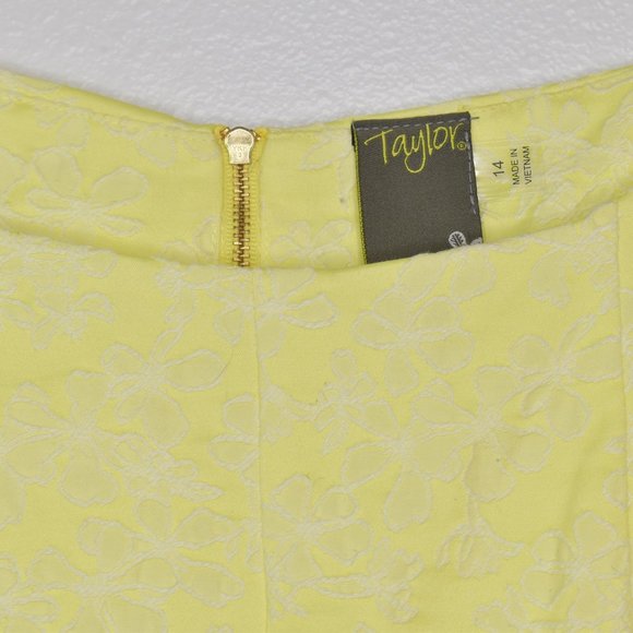 Taylor Floral Pleated A-line Sleeveless Dress Size 14 Yellow Flocked Short NWT - Picture 4 of 11